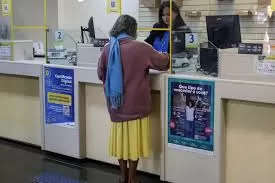 Correios atendem mais de 900 mil aposentados e pensionistas do INSS sobre descontos indevidos.