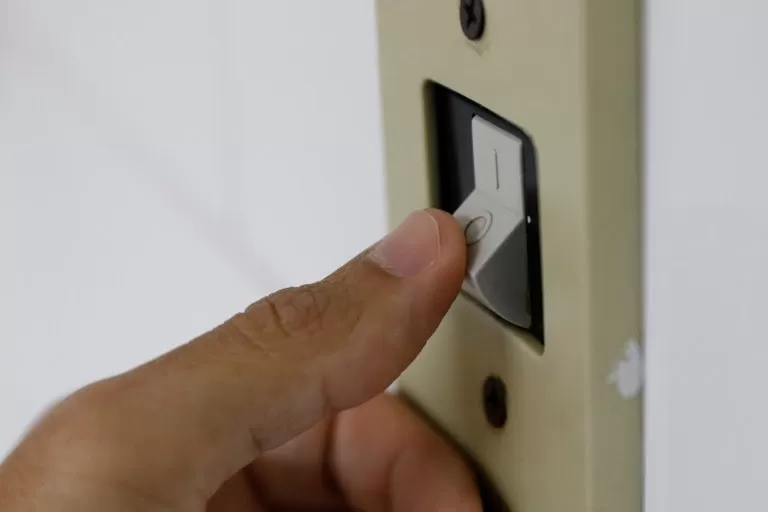 Na Bahia, 6,18 milhões de pessoas poderão ter gratuidade na tarifa de energia elétrica.