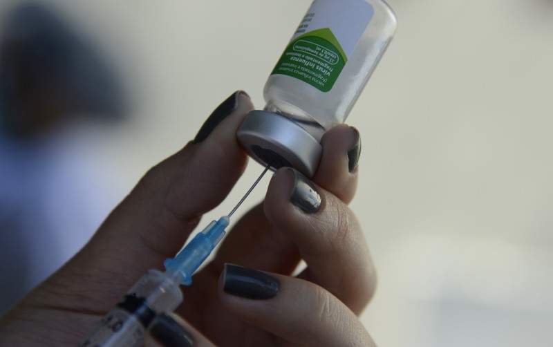Rio vacina pessoas de 50 a 59 anos de grupos prioritários contra gripe