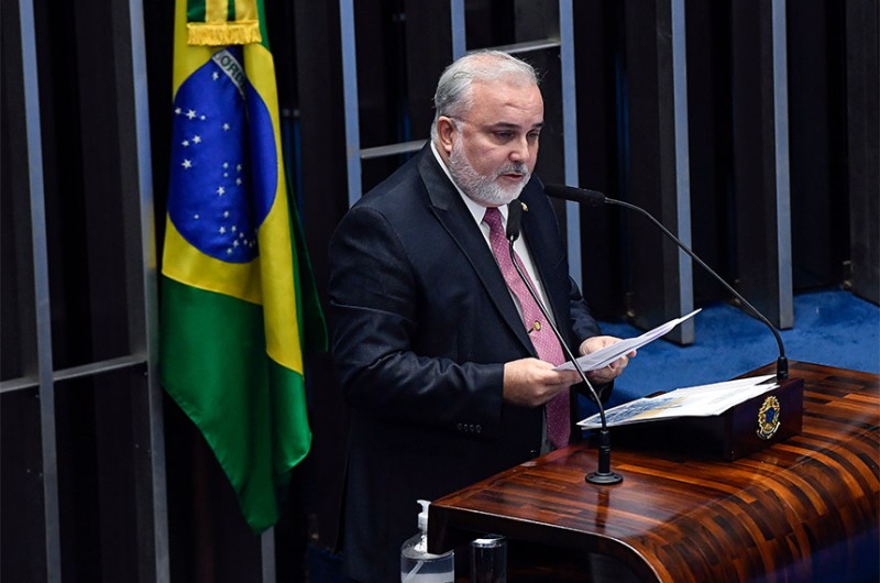 Jean Paul Prates acusa Bolsonaro de enganar caminhoneiros quando critica lucro da Petrobras