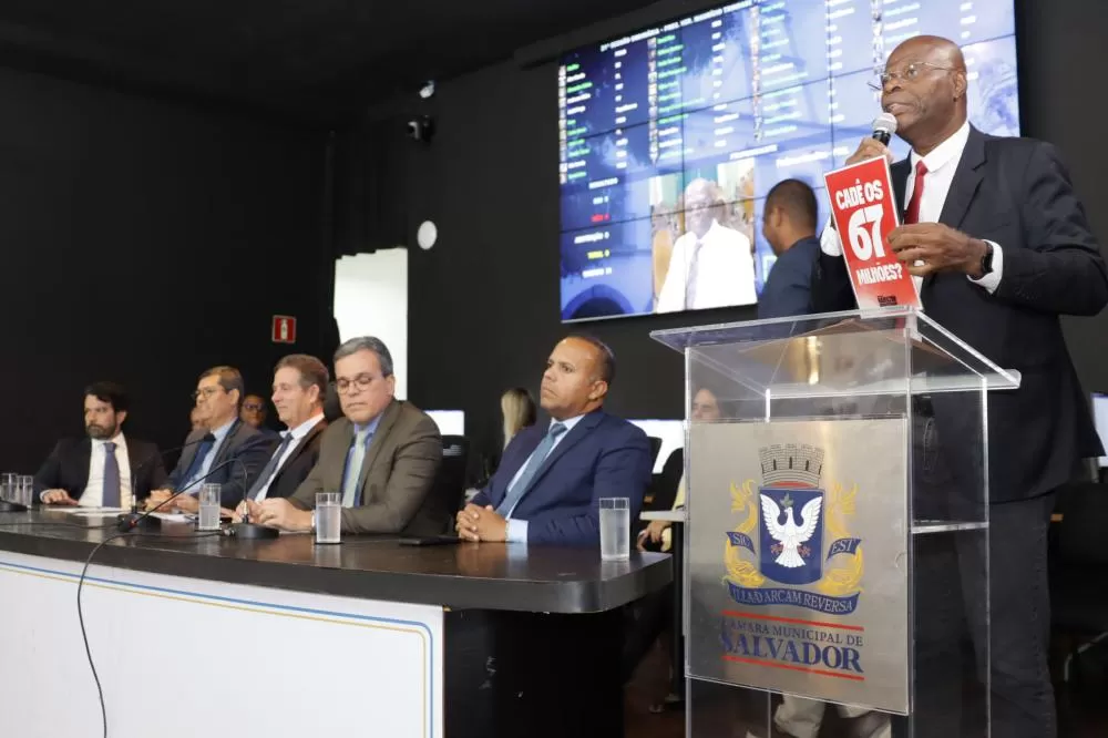 Greve das professoras e professores municipais de Salvador continua, e vereador Professor Hamilton Assis acusa Prefeitura de intransigência.