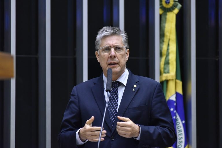 Comissão aprova proposta que isenta de impostos as aplicações financeiras das cooperativas