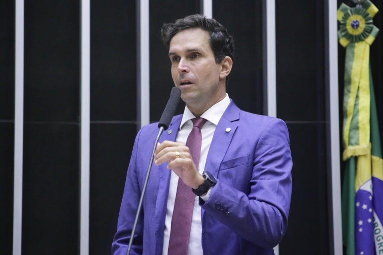 Comissão aprova exigência de escolas protegerem a saúde vocal dos professores