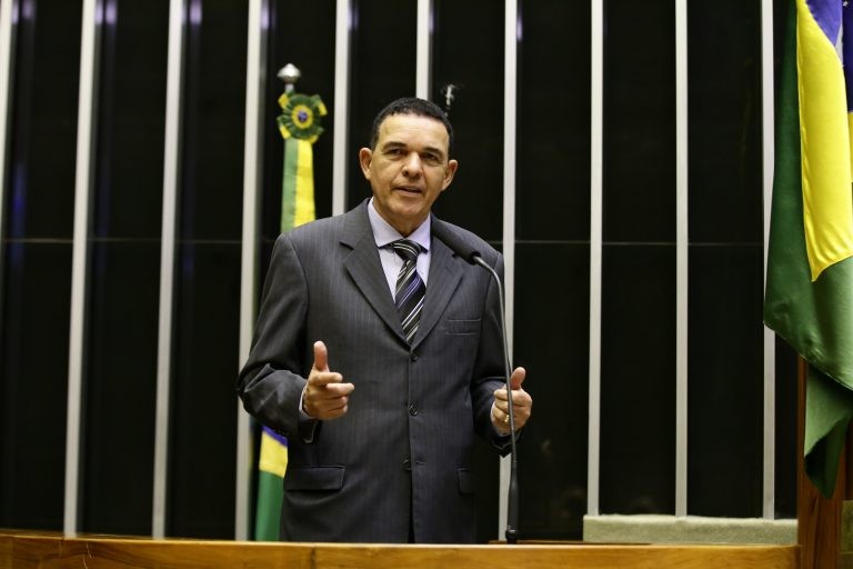 Comissão aprova proposta que permite derrubada de mata nativa para obras de irrigação no campo