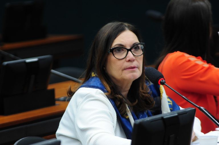 Câmara analisa MP que cria programa de serviço civil voluntário nos municípios; acompanhe