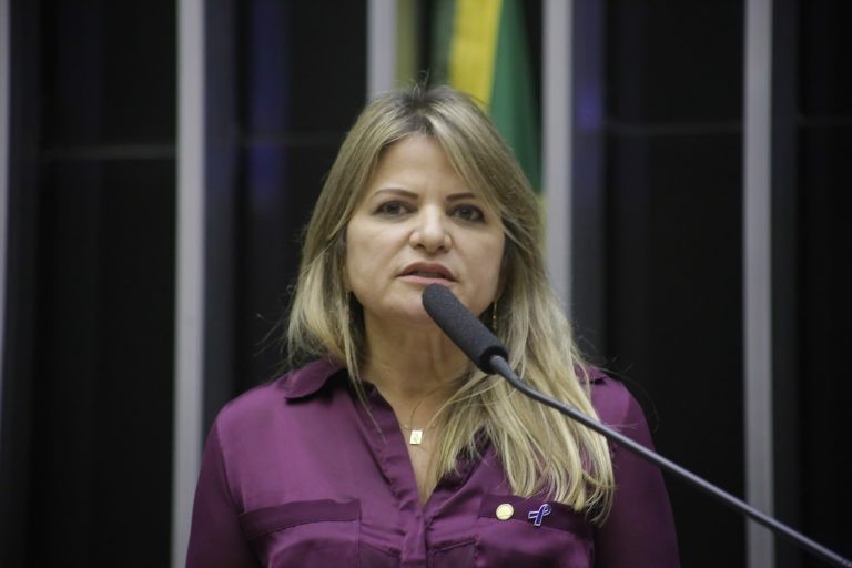 Comissão aprova proposta que amplia recursos para combate ao câncer e à Covid-19