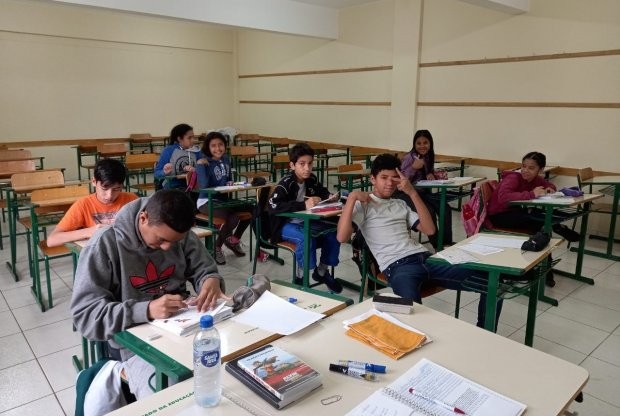 Programa garante apoio pedagógico para alunos migrantes da rede estadual de educação