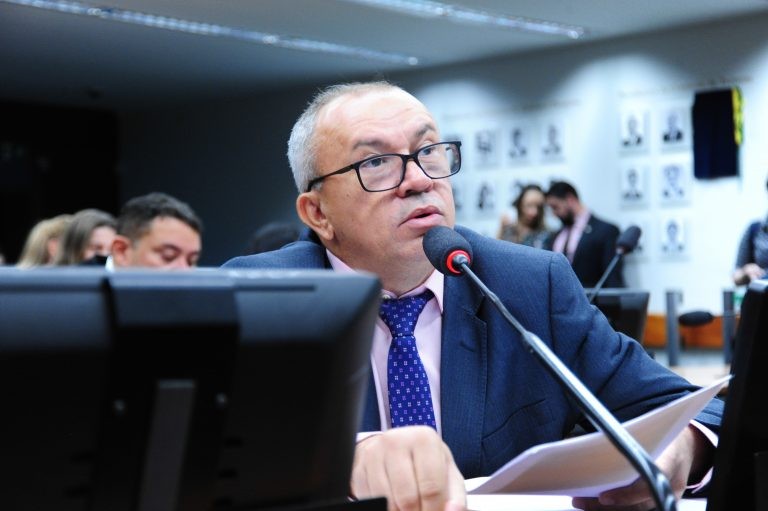 Comissão aprova projeto que altera regra de recolhimento ao INSS de transportador autônomo