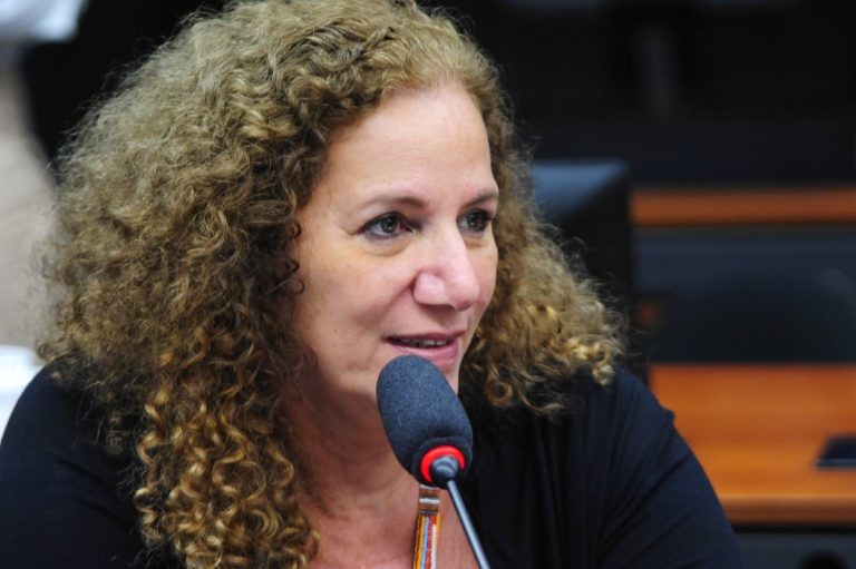 Comissão aprova projeto que prevê divulgação de práticas sustentáveis em espetáculos com verba pública