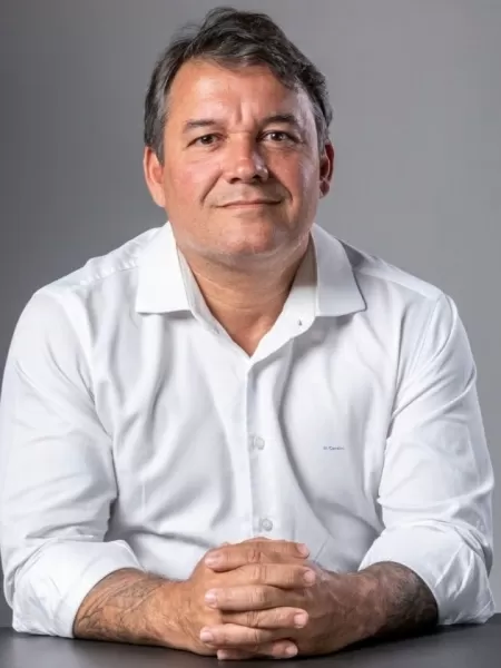 'A Vida é um TCHAN'. Uma biografia de Mauro Cardim. 