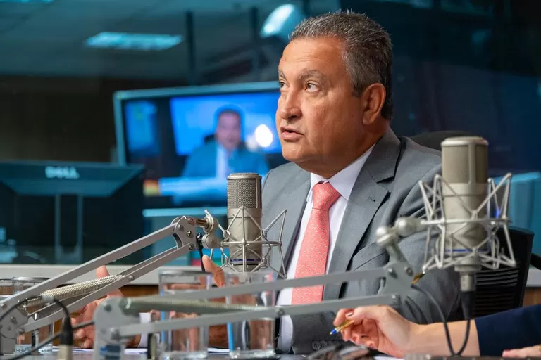 Rui Costa sobre isenção do IR: “Primeiro passo para um país mais justo e menos desigual”.