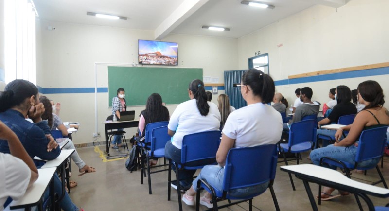 Mais de 3.400 jovens de Paracatu já estão em cursos profissionalizantes gratuitos do Trilhas de Futuro