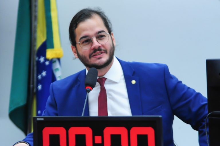 Comissão debate más condições de trabalho em polo gesseiro de Pernambuco