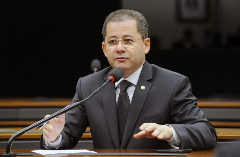 Projeto regulamenta livre exercício de cultos religiosos e dá caráter cultural a entidades