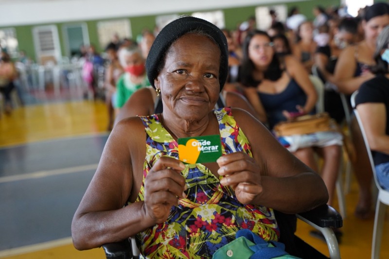 Gracinha entrega 500 cartões do Aluguel Social em Planaltina, nesta segunda, 16