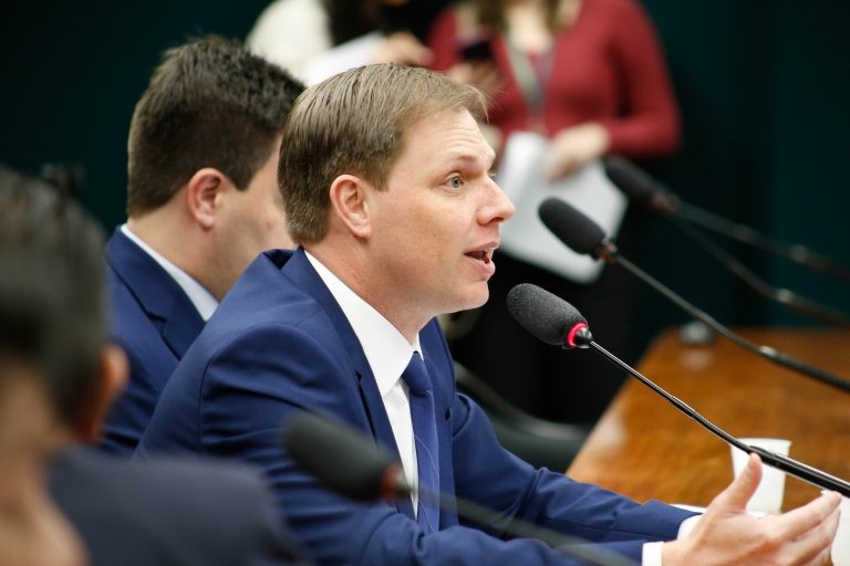 Proposta exige que bulas expliquem descarte adequado dos remédios