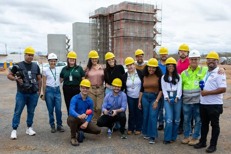 Galvani, CBPM e Sinjorba levam jornalistas para conhecer projeto de mineração sustentável em Irecê.