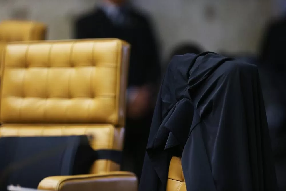 Todos os homens do presidente: Compare 13 mulheres candidatas ao STF aos favoritos de Lula.