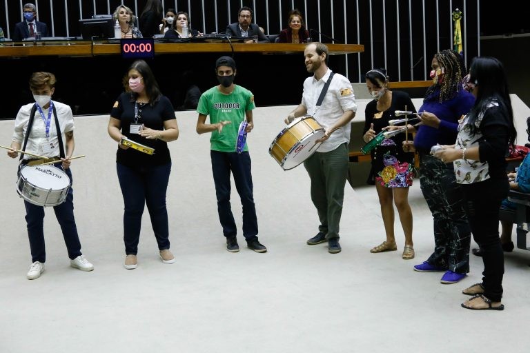 Participantes de sessão solene reforçam luta pelo fim dos manicômios