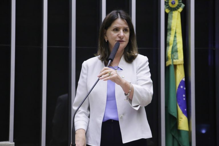 Projeto de lei estende desoneração da folha de pagamento para a Saúde