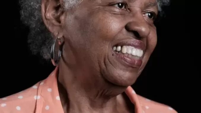 Maria Izabel Nascimento Muller lança “Cinderela Sertaneja” em Salvador.