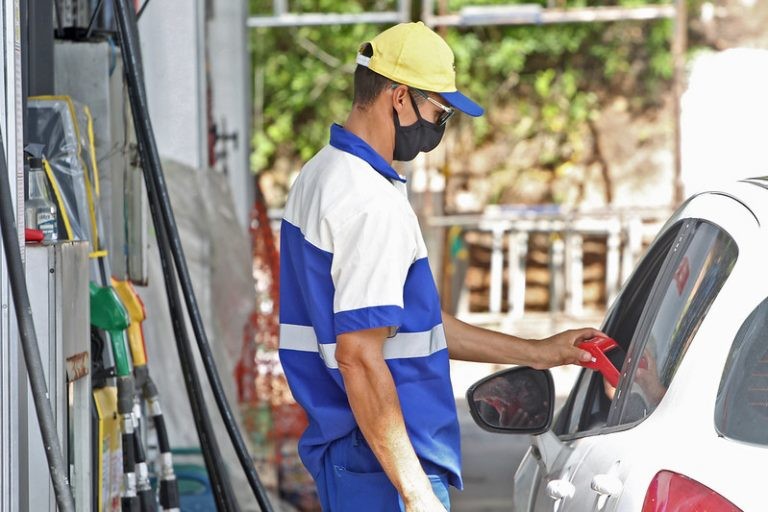 Medida provisória ajusta uso de créditos tributários por produtores e vendedores de combustíveis
