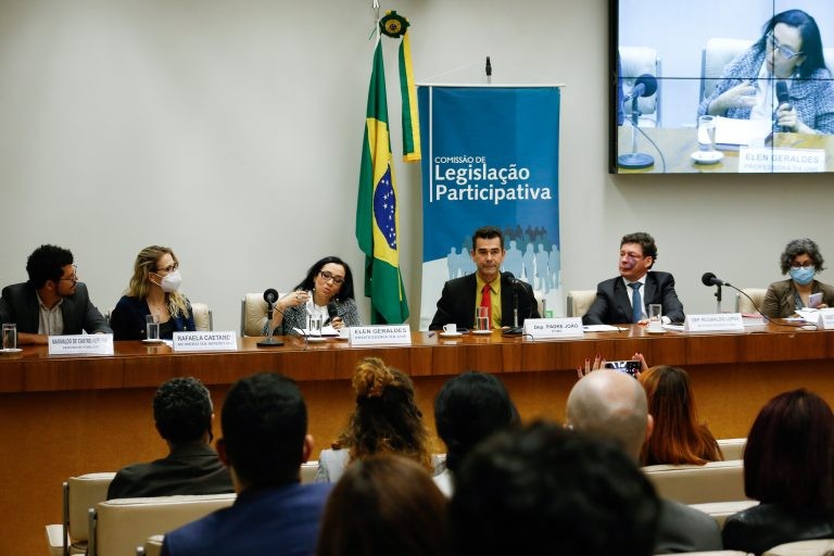 Acesso à informação deve incluir dados da segurança pública, defendem debatedores