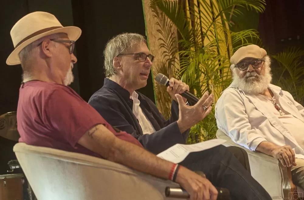 PRIMEIRO DIA: FLICACAU APONTA A LITERATURA COMO CAMINHO PARA OUTROS MUNDOS.