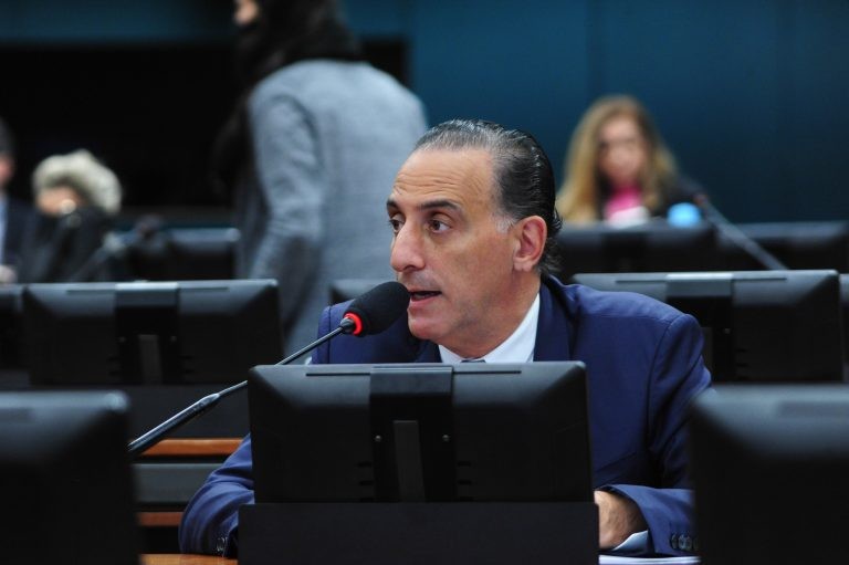 CCJ aprova projeto que dá o nome de São Frei Galvão a viaduto em Guaratinguetá