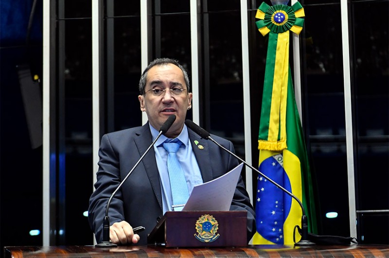 Kajuru: Bolsonaro usa AGU e confunde público com privado