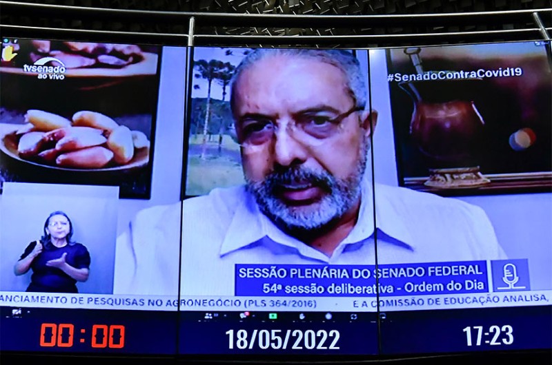 Paim destaca a aprovação da proposta que tipifica o crime de injúria racial