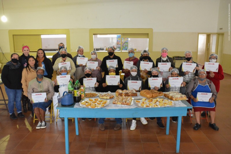 Em parceria com a Sanesul, Cras oferece curso de confecção de pães recheados em Bataguassu