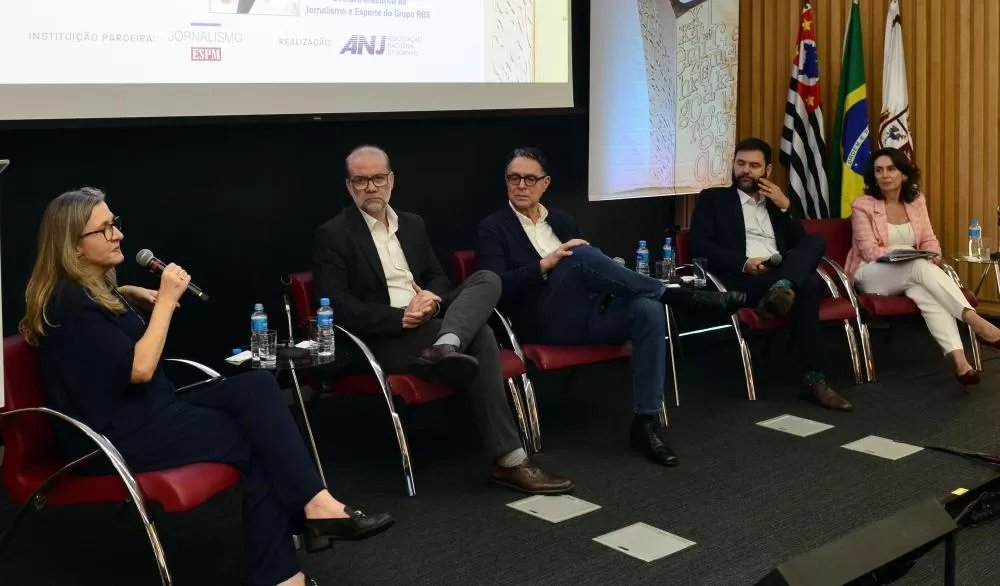 Líderes de redação aprofundam debate sobre IA nas redações: ética, riscos, rupturas e oportunidades.