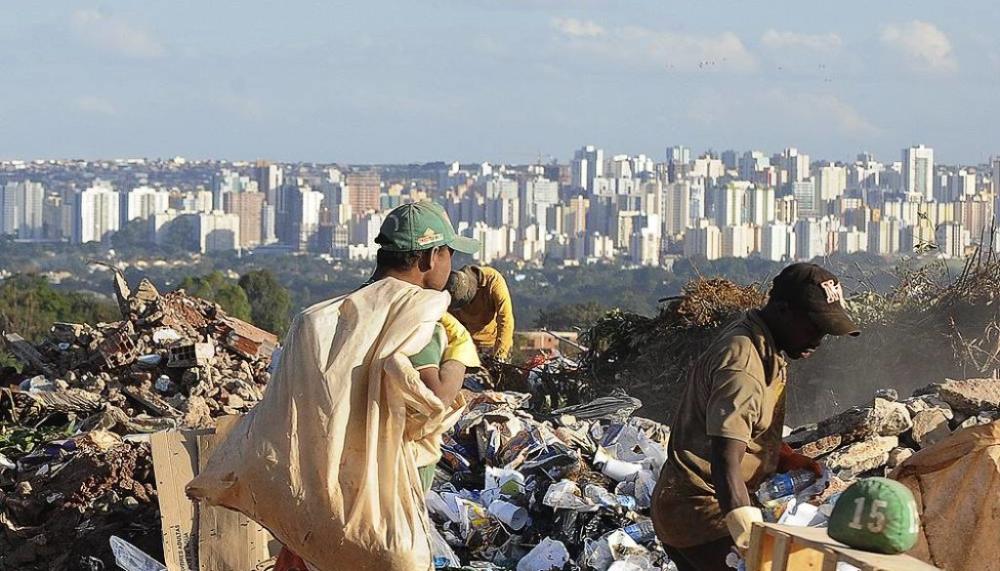 COMO ELIMINAR A POBREZA NO BRASIL
