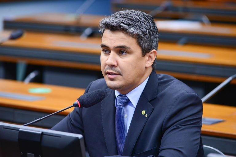 Comissão rejeita proposta que vincula o extinto Bolsa Família ao salário mínimo em vigor