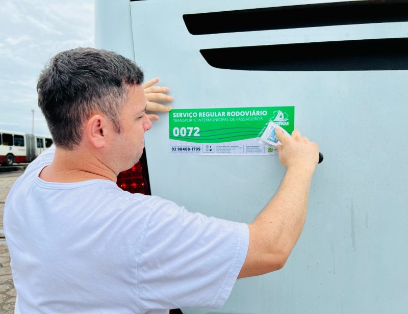 Ônibus da Eucatur recebem adesivos de segurança da Arsepam para operar no transporte intermunicipal