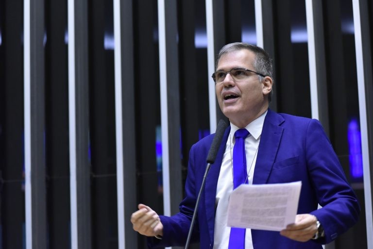 Comissão aprova projeto que obriga serviços assistenciais a notificarem maus-tratos contra idosos