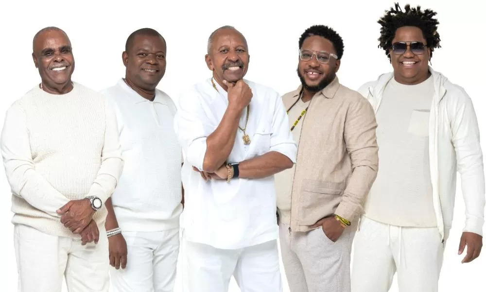 Nesta terça-feira (30), tem o Pré-Réveillon do Casarão do Firmino com o Grupo Fundo de Quintal.