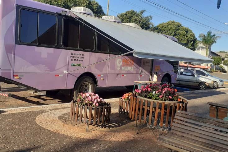 Ônibus Lilás leva atendimento a mulheres de Paranapoema nesta sexta-feira