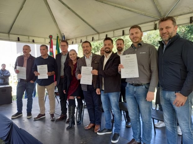 Governo do Estado assina convênio para iniciativa que transforma resíduos em energia elétrica, compostagem e produtos termoplásticos