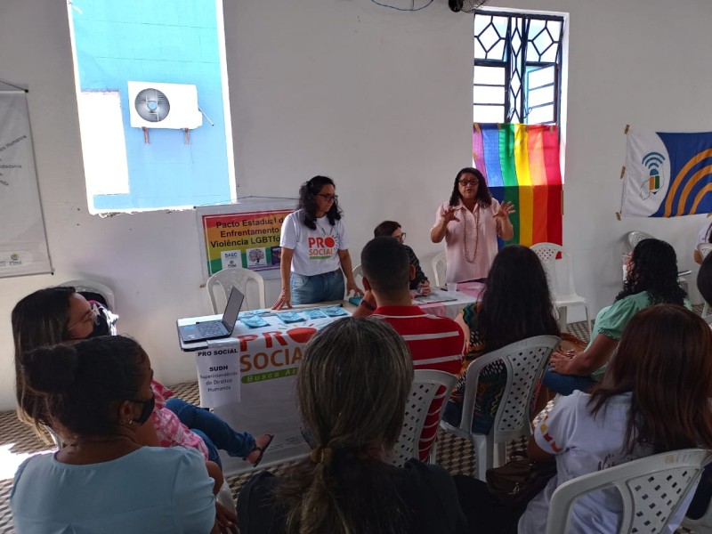 Caravana de Direitos Humanos realiza ações em Barras