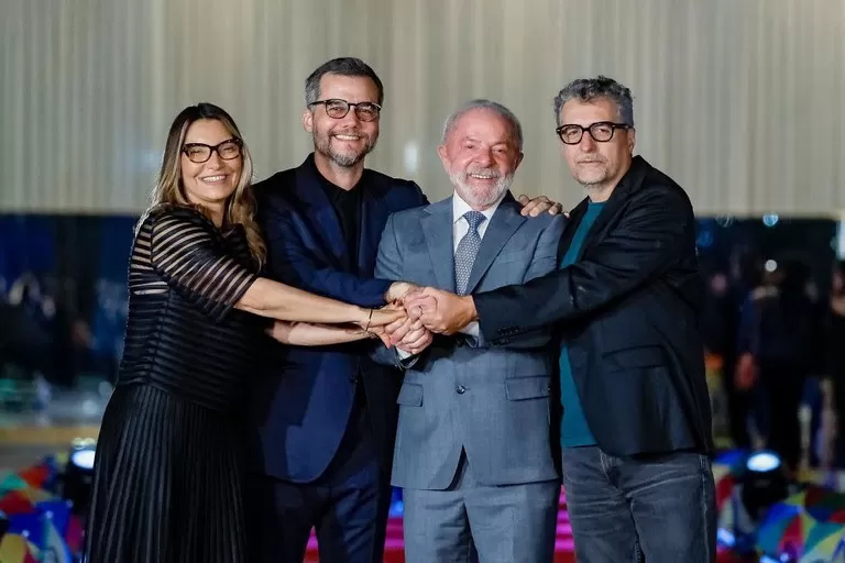 “Sinônimo de orgulho nos principais palcos do mundo”, celebra Lula, após triunfos de O Agente Secreto no Globo de Ouro.