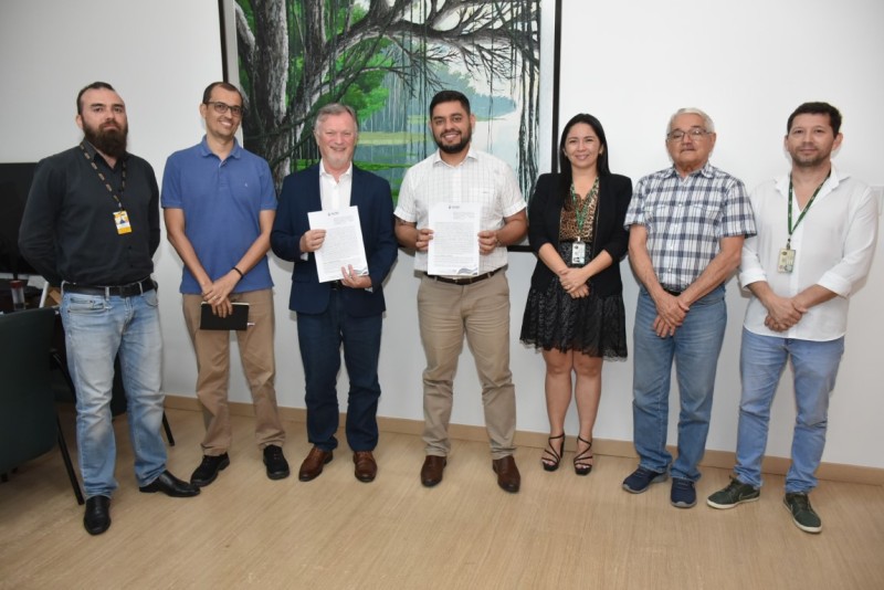 UEA e BIC firmam acordo de cooperação técnica para realização de ensaios laboratoriais