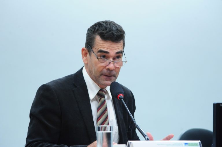 Comissão analisa conflito entre Dnit e moradores sobre faixa de domínio na BR-262