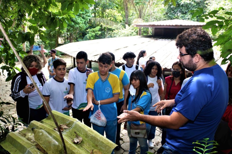 Estudantes de escola estadual visitam o Bosque das Ciências em reabertura do espaço