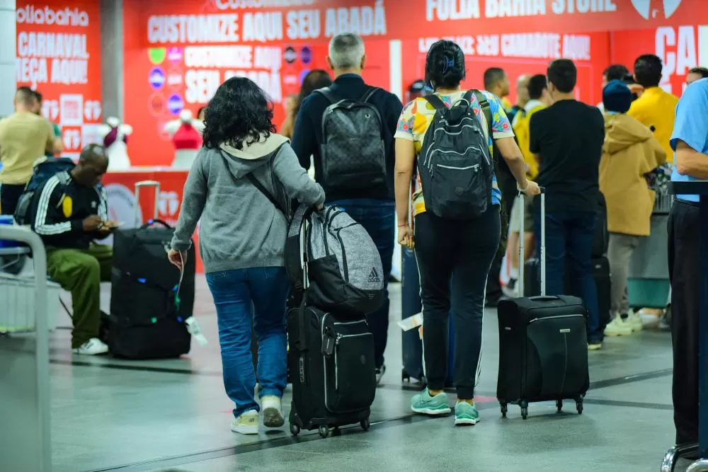 Carnaval de Salvador 2026 deve atrair mais de 1,2 milhão de turistas e movimentar R$ 2,6 bilhões na economia.