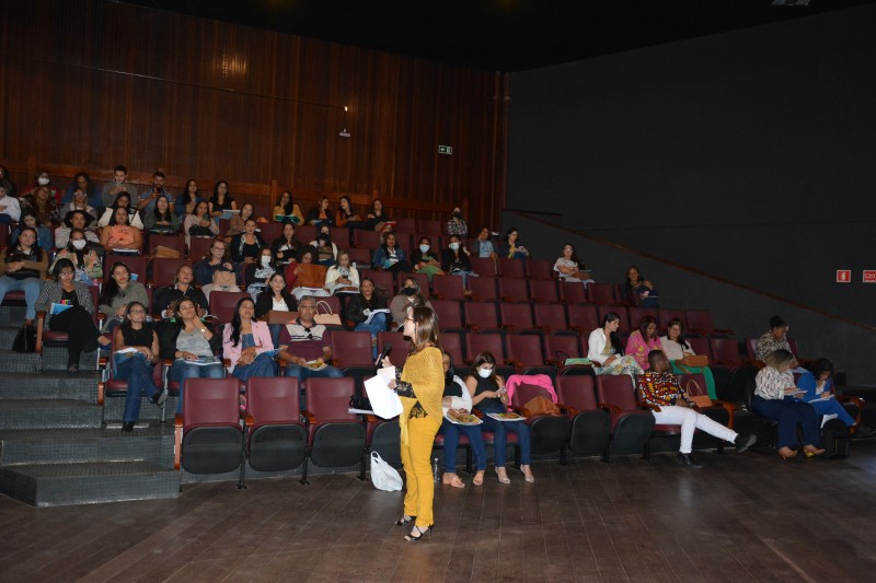 Evento regional na cidade sobre o programa Primeira Infância no SUAS consolida Conquista como referência