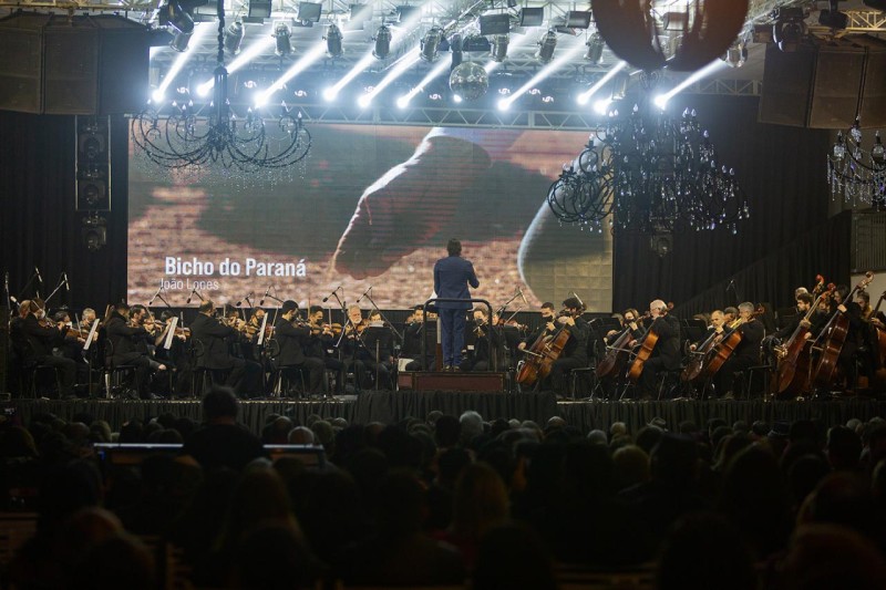 Orquestra Sinfônica lota plateia no primeiro concerto de Clássicos Sertanejos