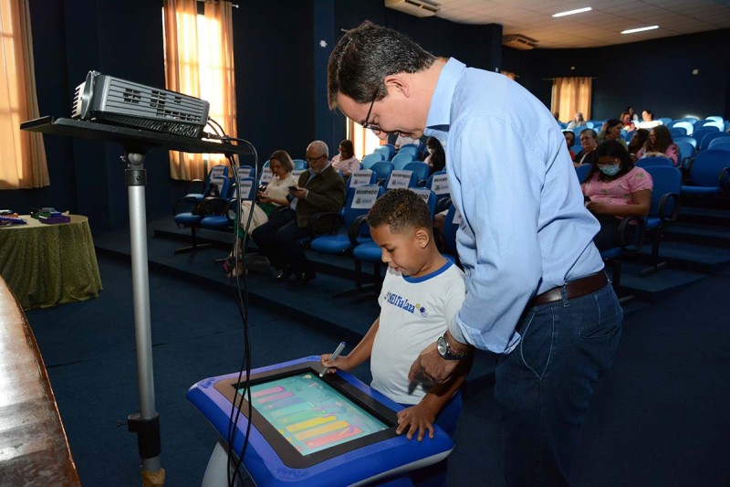 Governo Municipal entrega novos equipamentos que serão utilizados na educação inclusiva e infantil
