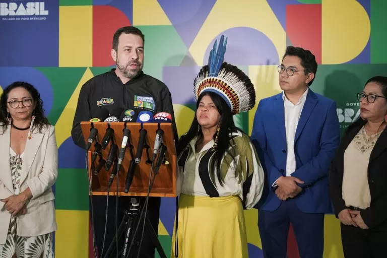 Presidente Lula atende pauta indígena e revoga decreto 12.600.